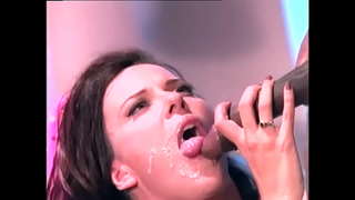 ایک بادشاہ اور اس کے مہمان ہیں آخر یہ بھوک سے مر رہے busty لڑکی