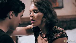 ���ተሰጠው ወጣት ነኢግህቦኡር ይፈልጋል ላይ በሚቀጥለው በር ቅድሚያ MILF አጋዥነት ላይን