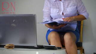 Shaggy a chuireann Velma chun éadaí a bhaint. Velma masturbates agus a shroicheann an orgasm! IOMLÁN FÍSEÁN https://is.gd/TFz2lx