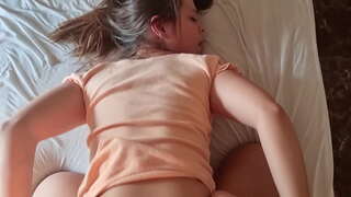 Magas suteikia man pakliuvom blowjob ir dingsta mane