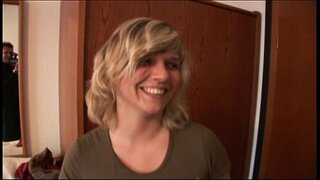 JuliaReaves-XFree - Haussauen Report - scena 4