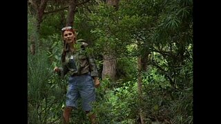 Nikolette espiar sexe al bosc