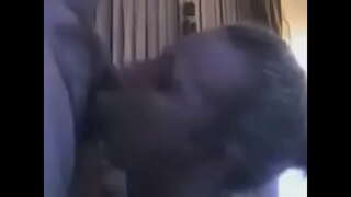 Horny 30&#039; jaro malnova, blonda, sucks kaj hair.