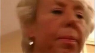 Močiutė iš EpikGranny.com gauna pakliuvom ir juodas vyras