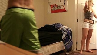 ���ुलगी बुल्ल्यावर स्वार होणे