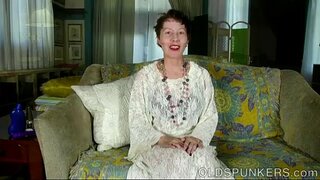 Kinky പഴയ സമയമുണ്ട് spunker fucks her tight little asshole for you