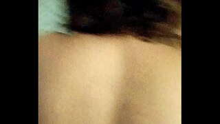 күйеуі оны ұрып-соғып, мені қарап менің