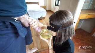 ���ೊಂದಲಮಯ ಸಕತ್ ಸೆಕ್ಸ್ ಮಜಾ ವಾಂತಿ ಫಾರ್ ಹುಡುಗಿ - ಪಾನೀಯಗಳು ಬೌಲ್ ಪೀ!