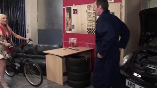 ���ਿੰਡੀ ਮਿਲ੍ਫ਼ troia ਕੋਈ ਪੈਸੇ ਦੀ ਵੀ ਅਦਾਇਗੀ ਕਰਦਾ ਹੈ, ਕੁਦਰਤ ਵਿਚ ਪ੍ਰਾਪਤ ਕਰਨ ਦੇ ਆਲੇ-ਦੁਆਲੇ