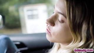 Khloe ຄືຈາກ Gias ຕືພັເປັນນາງຈັບໄດ້ໃນຄວາມຮ້ອນຂອງປັດຈຸບັນ